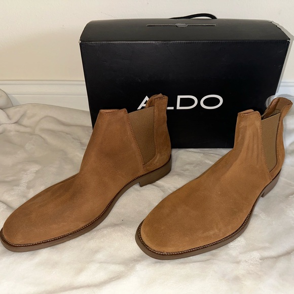 Aldo Brown Suede Chukka Boots
Vianello-R-26 - Picture 2 of 4